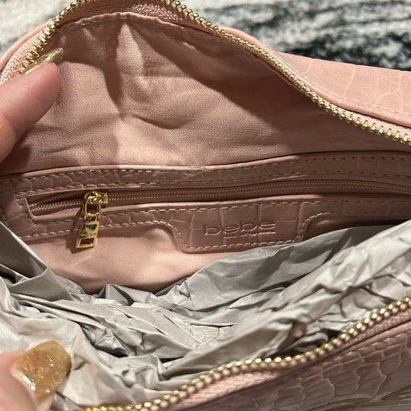 NWT Bebe Josephine croco convertible sling. Retail $89 - Picture 6 of 6